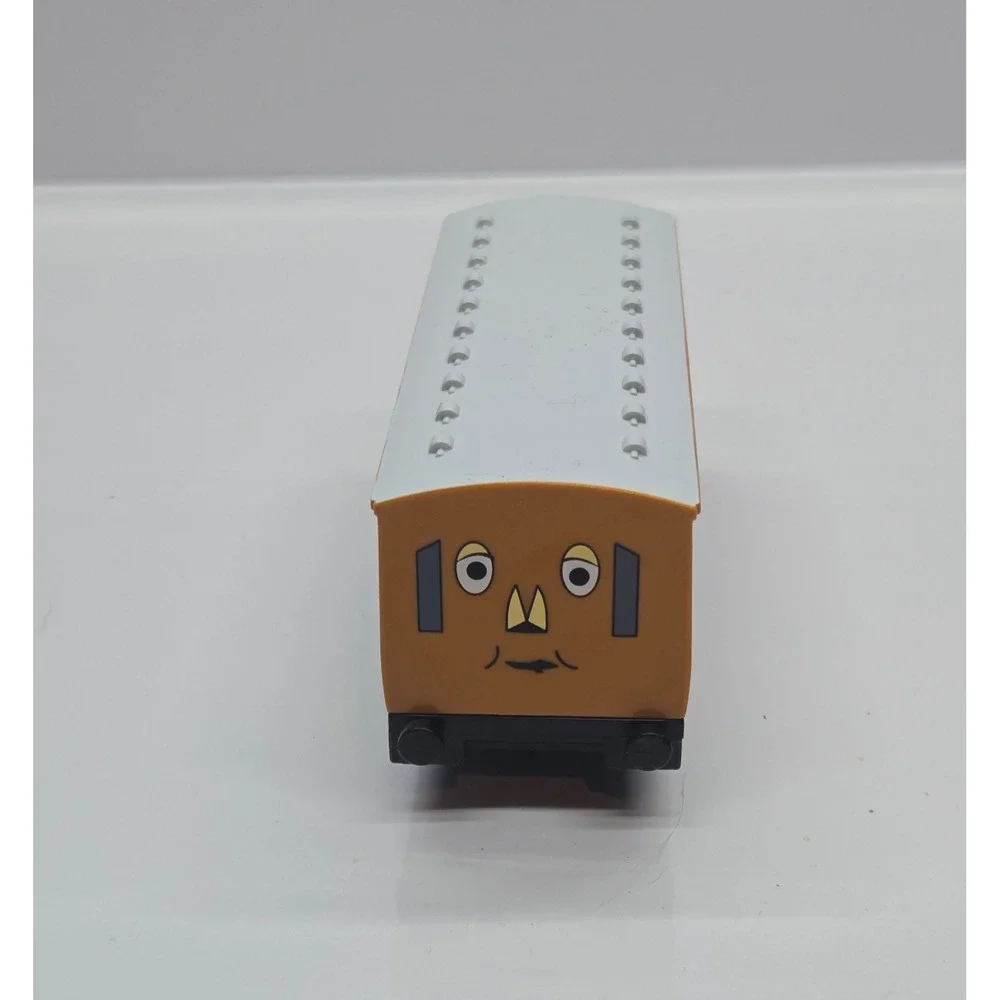 Tomy Thomas & Friends Clarabel Passenger Coach Train Car 2004 TrackMaster Plarai